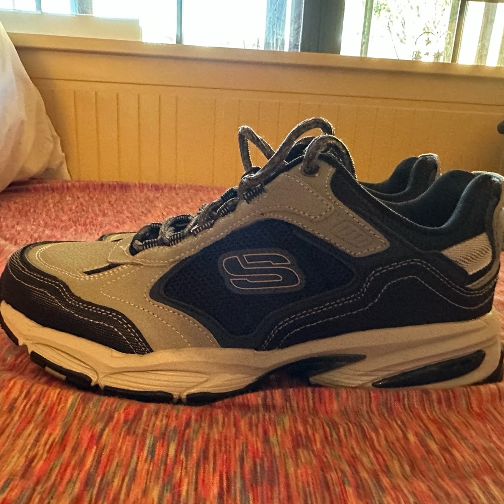 Skechers Men's Black and Gray Sneakers